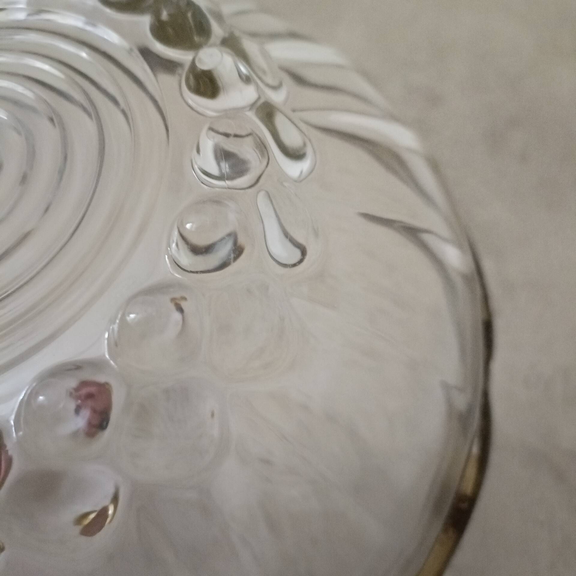 Crystal bowl with a rim