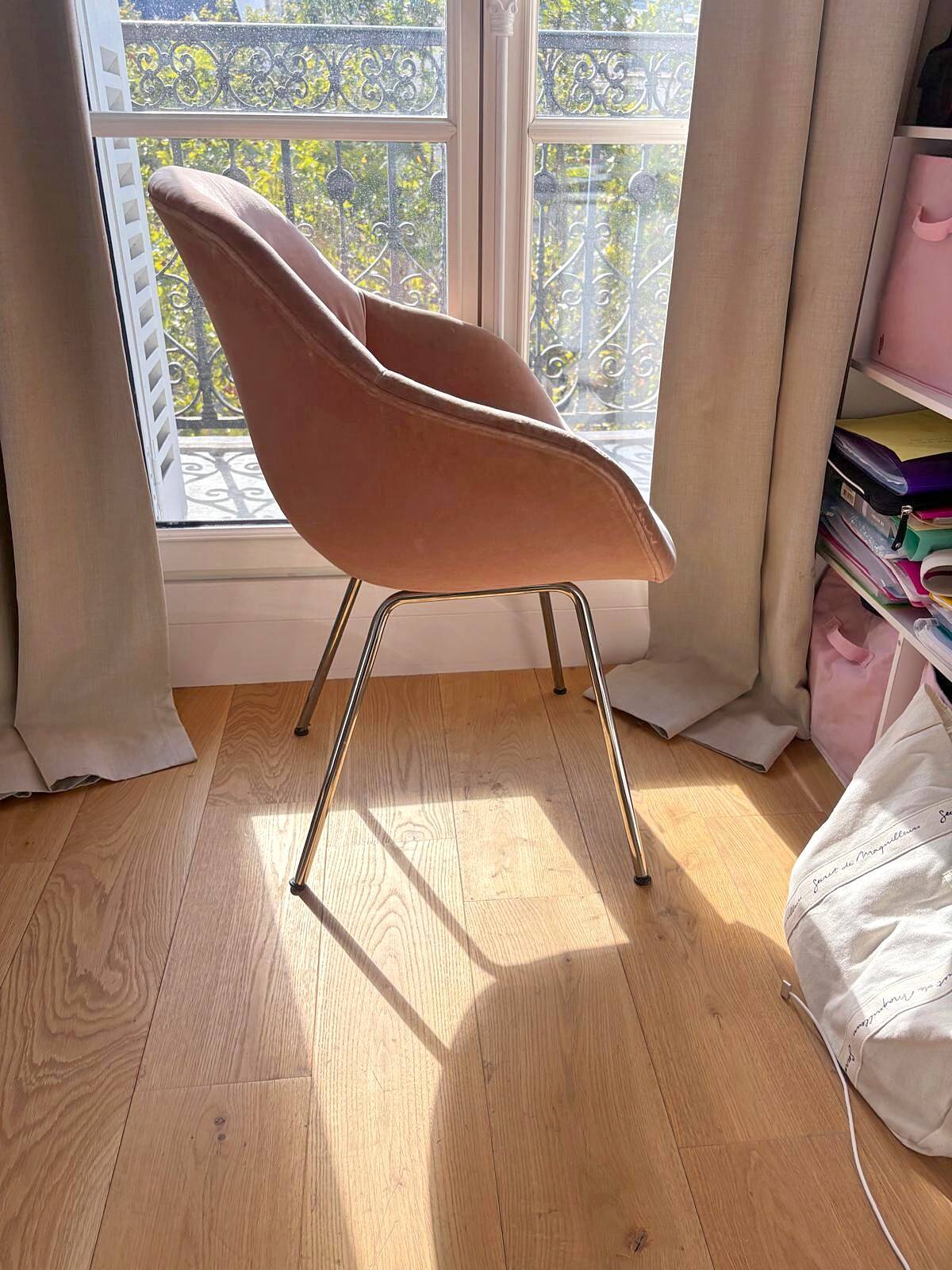 NV Gallery armchair in pink velvet and chrome metal