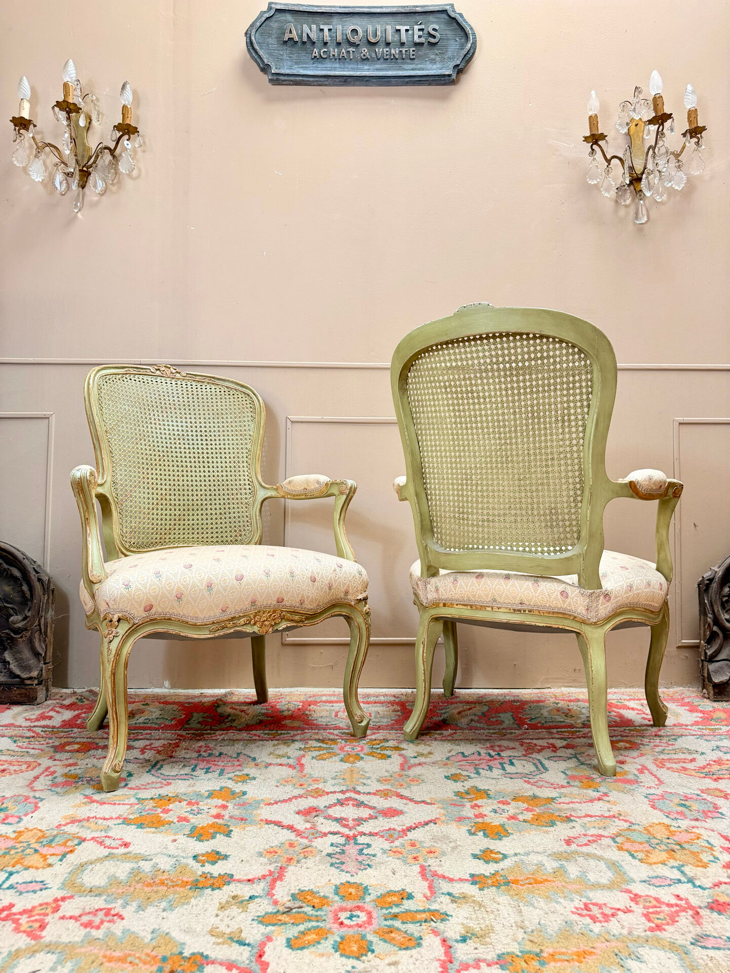 PAIRE DE FAUTEUILS EN BOIS LAQUÉ DE STYLE LOUIS XV XIX EME SIÈCLE  