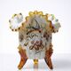 Vase tripode de style victorien en opaline émaillée, XIXe-XXe s.