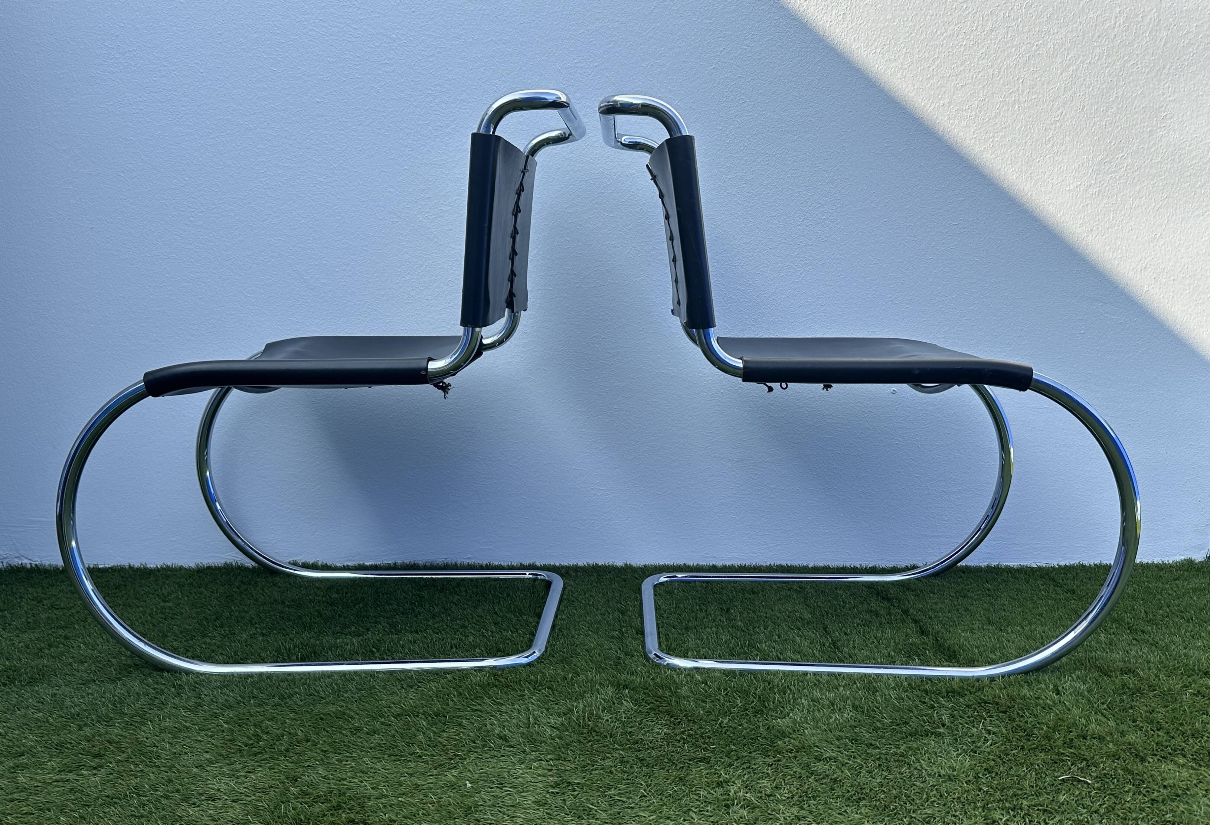 Pair of MR 10 chairs with Mies Van der Rohe laces, Knoll International