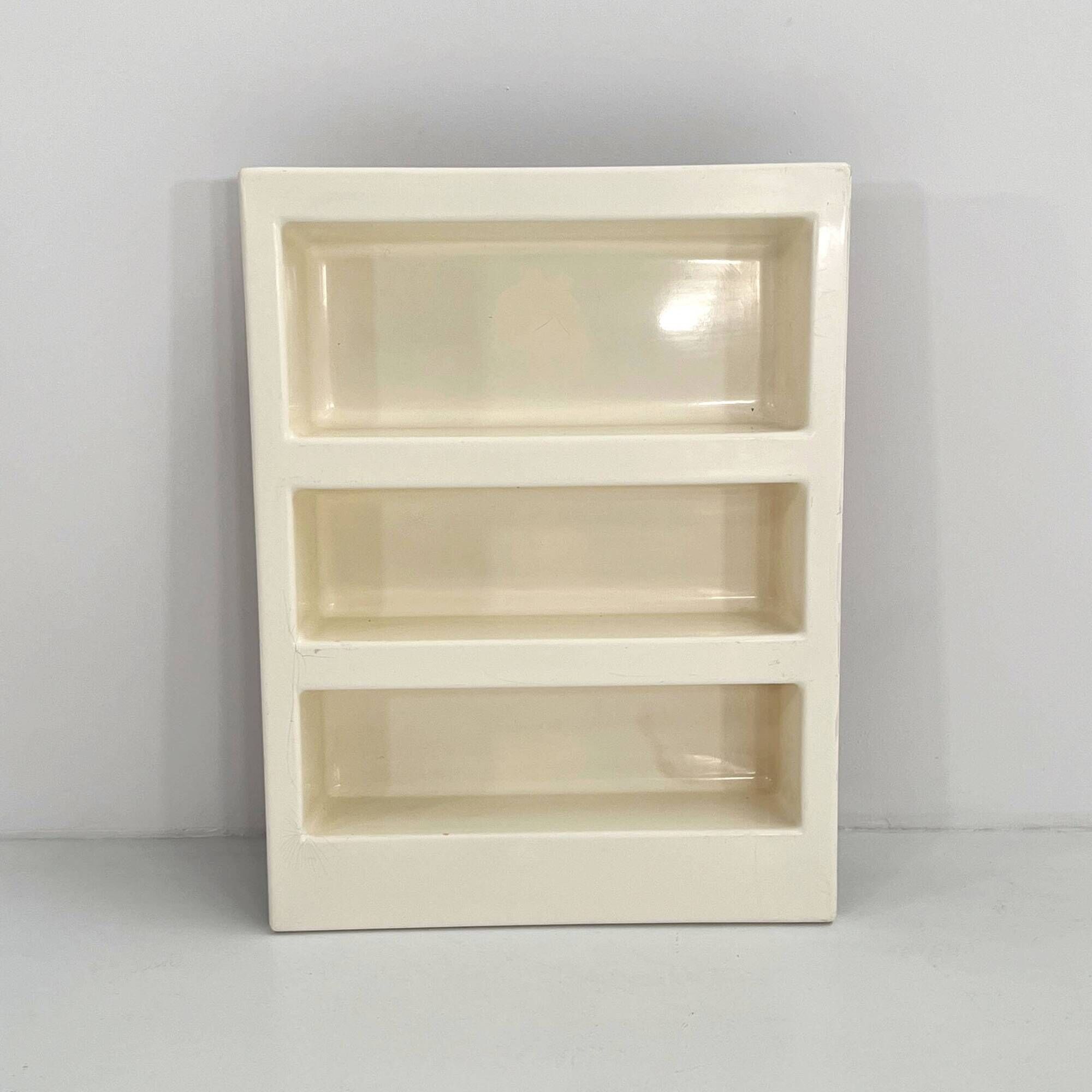 Etagère murale Space Age encastrable en fibre de verre, 1970