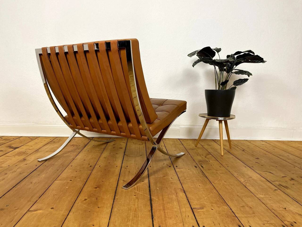 Chauffeuse Barcelona de Mies Van Der Rohe pour Knoll