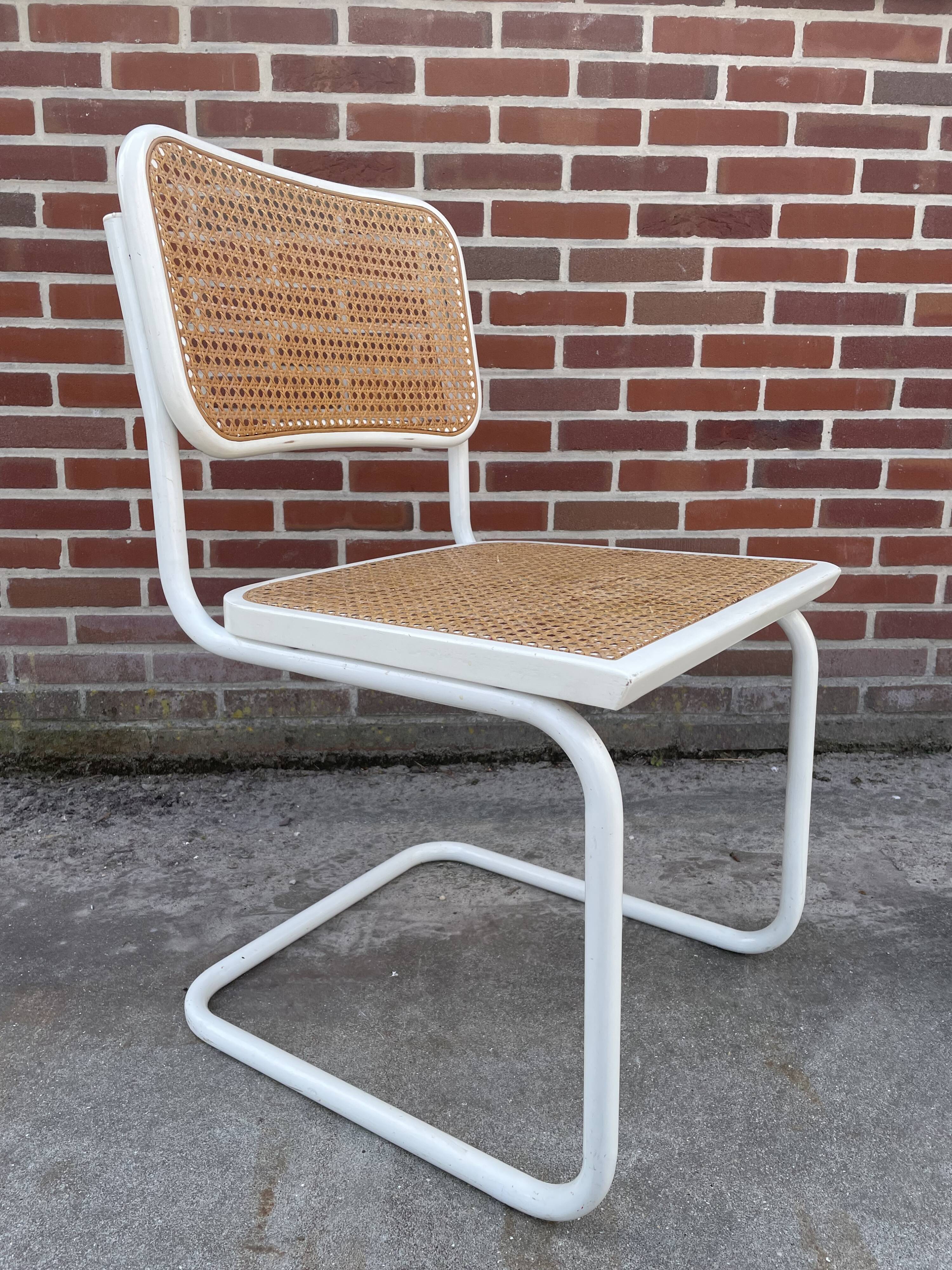 Set of 4 Cesca b32 model chairs in white