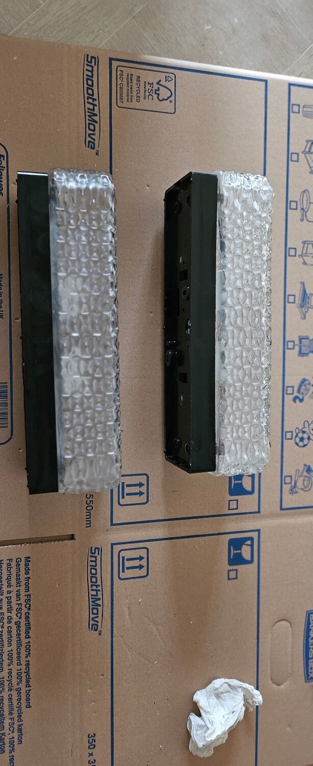 Set of 2 wall sconces