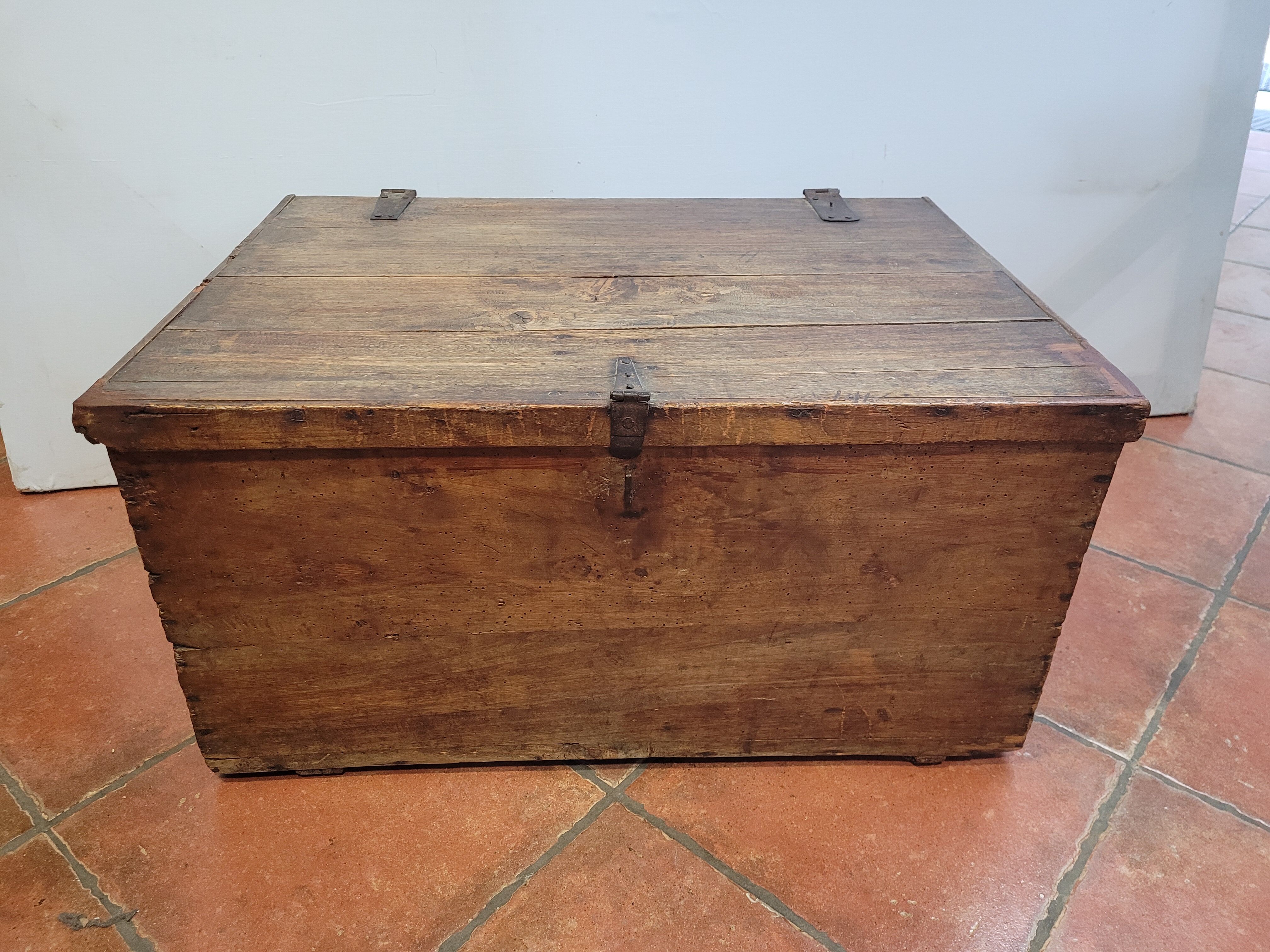 Antique wooden chest 68×49cms