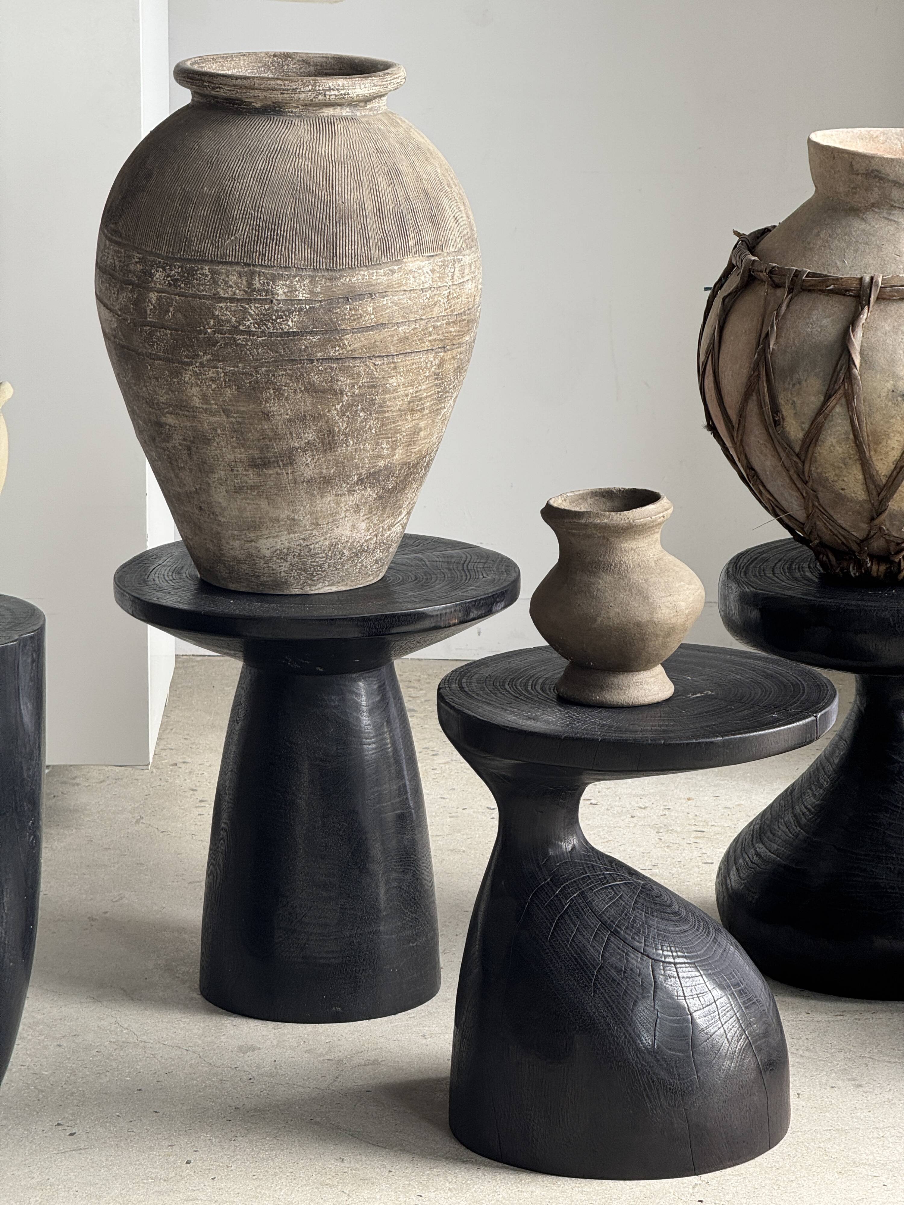 Pawn Black - Stool, side table, end table in solid mango wood.