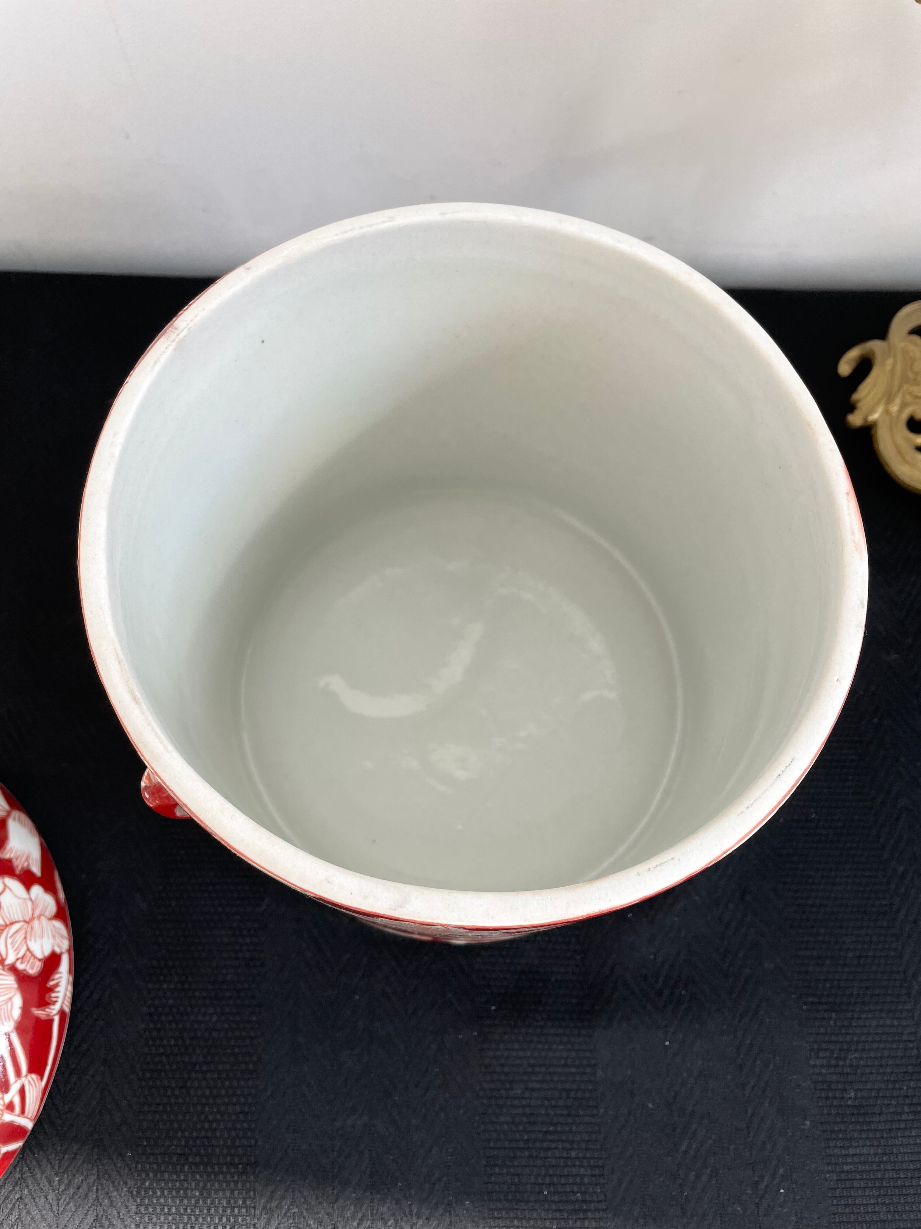 Chinese pot-cover - red - Chinese decoration of plants and flowers - China