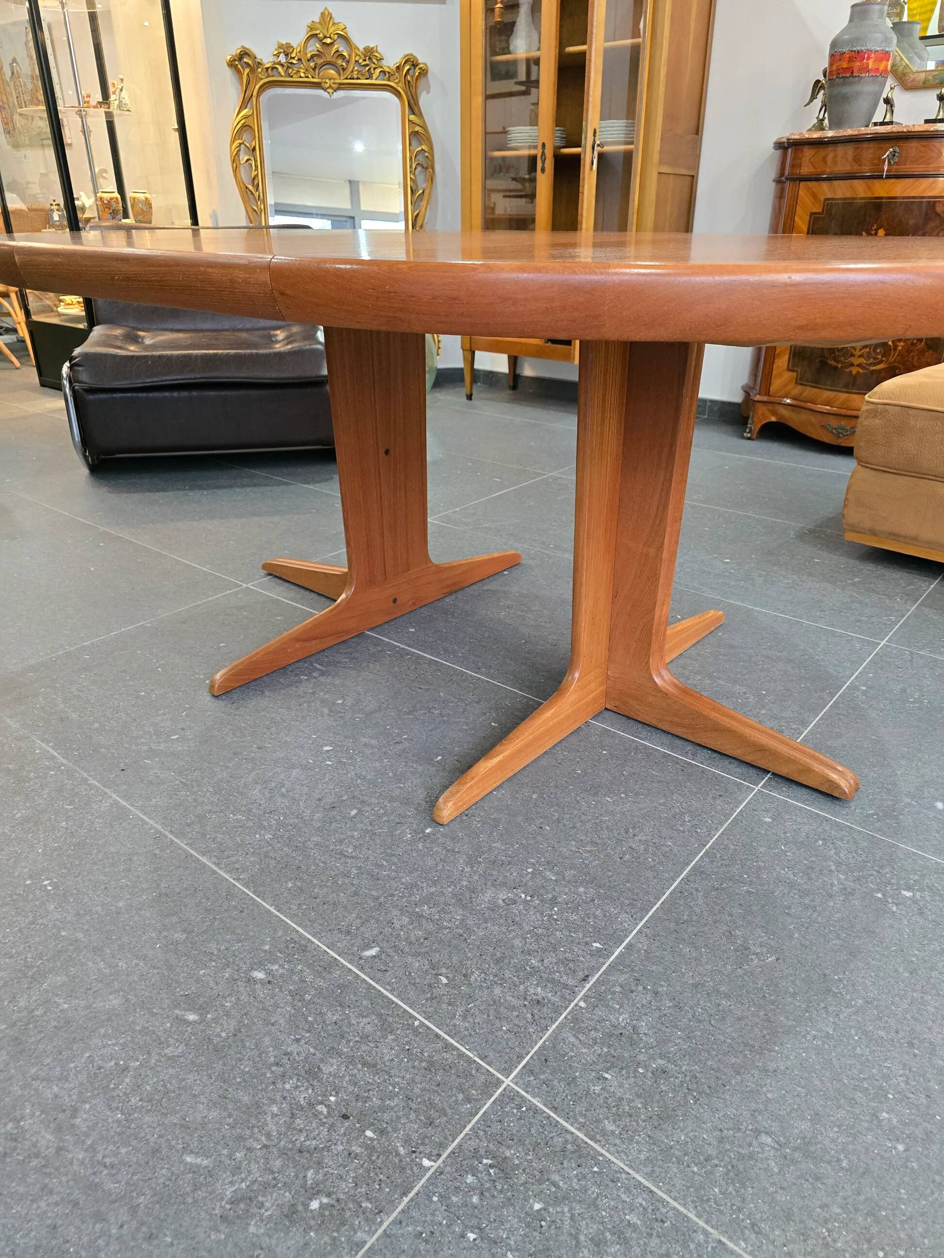 Extendable teak round table – vintage Scandinavian design – Ø120 cm + 2 extensions