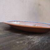 Plat ovale en céramique Signée