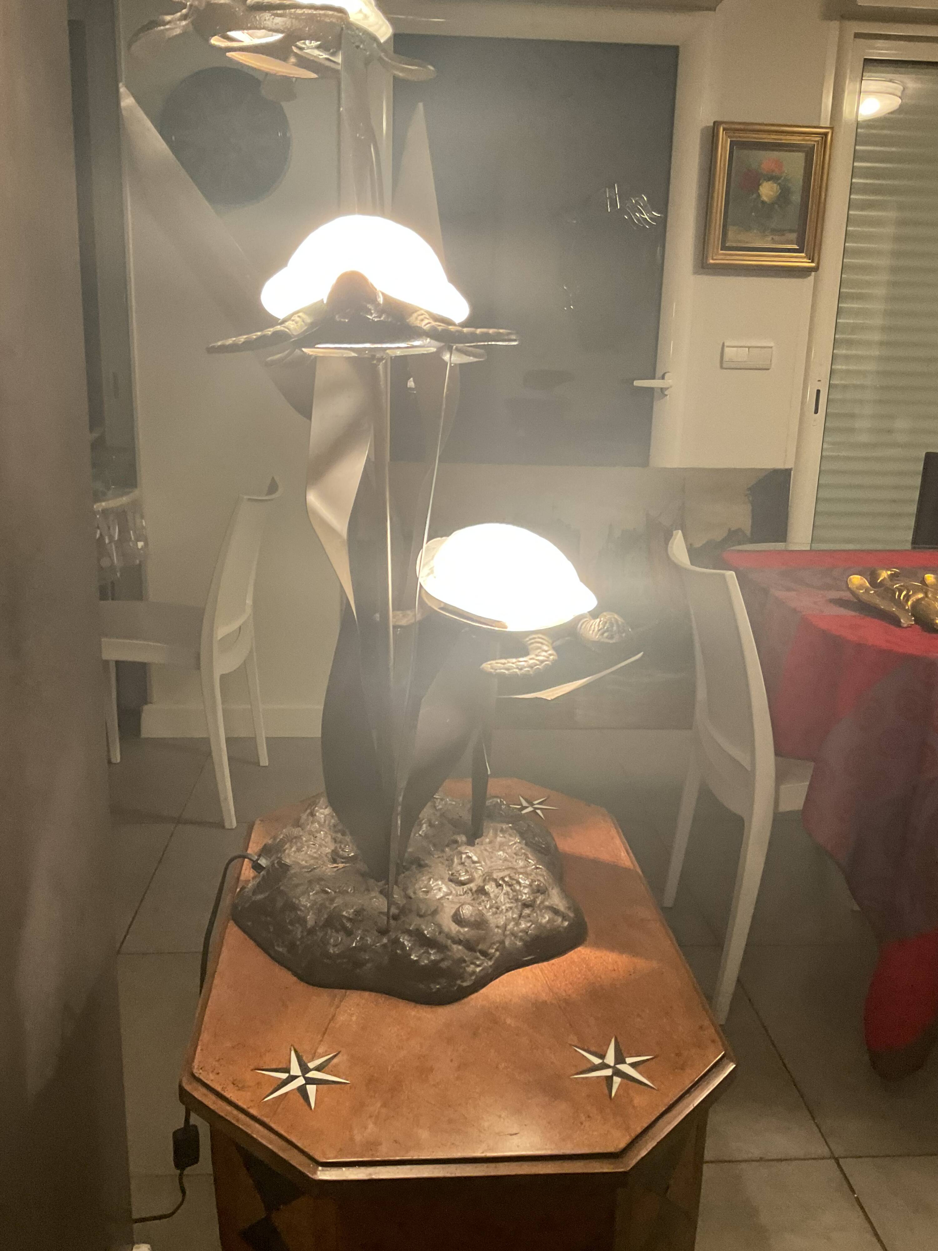 beautiful Art Deco lamp in excellent condition