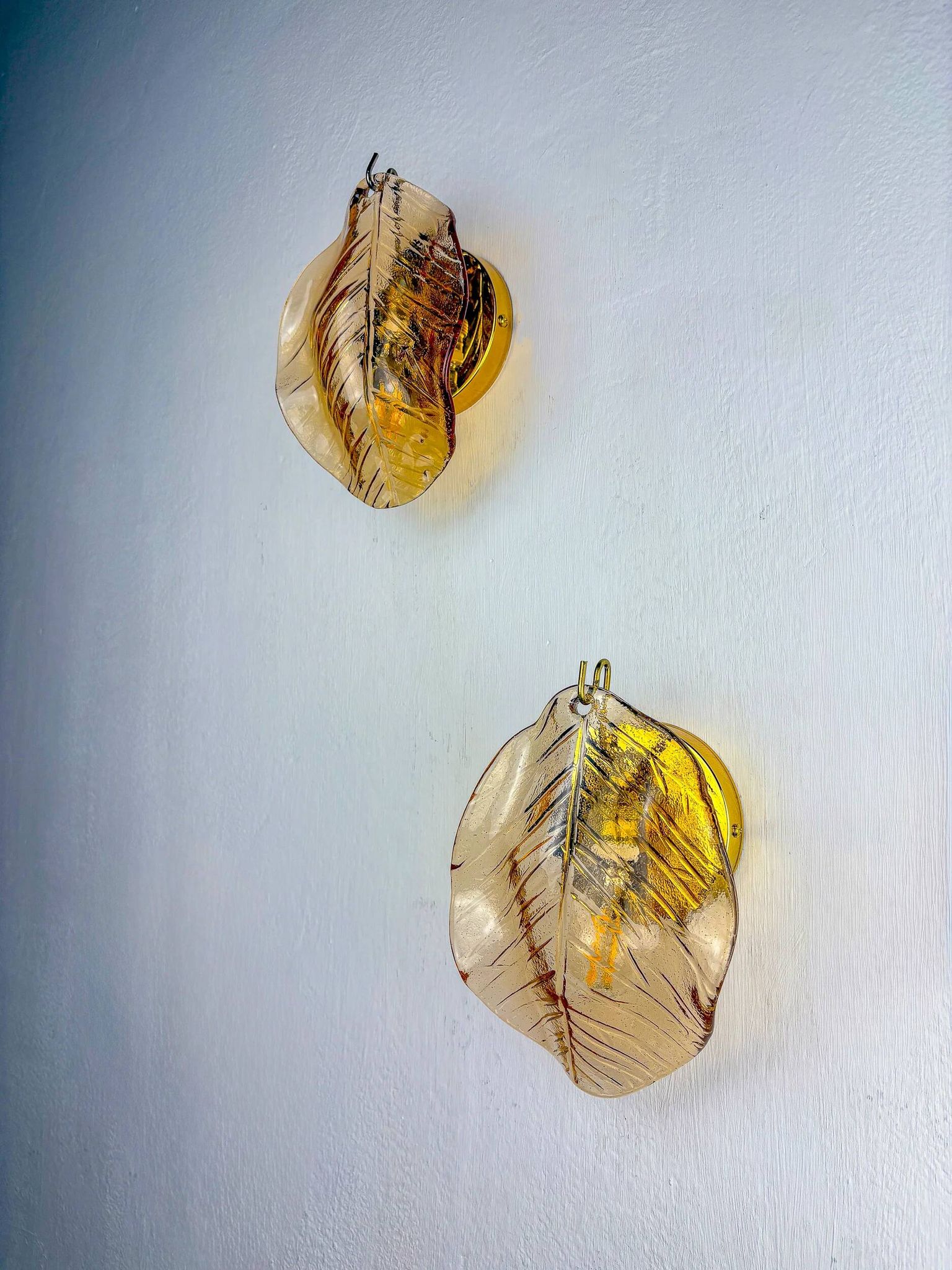 Pair of "Leaf" Murano pink glass wall sconces, Italy, 1970s