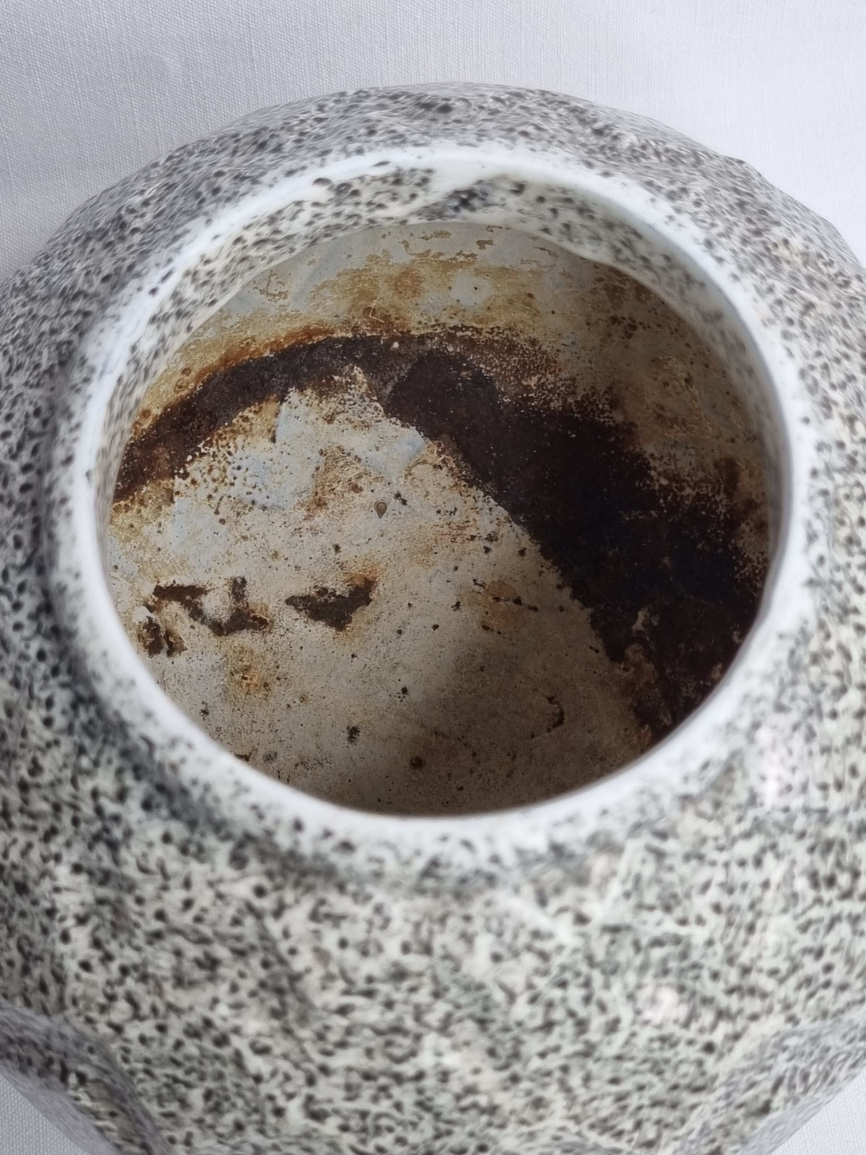 Art Deco ball vase in enamelled cast iron 1930