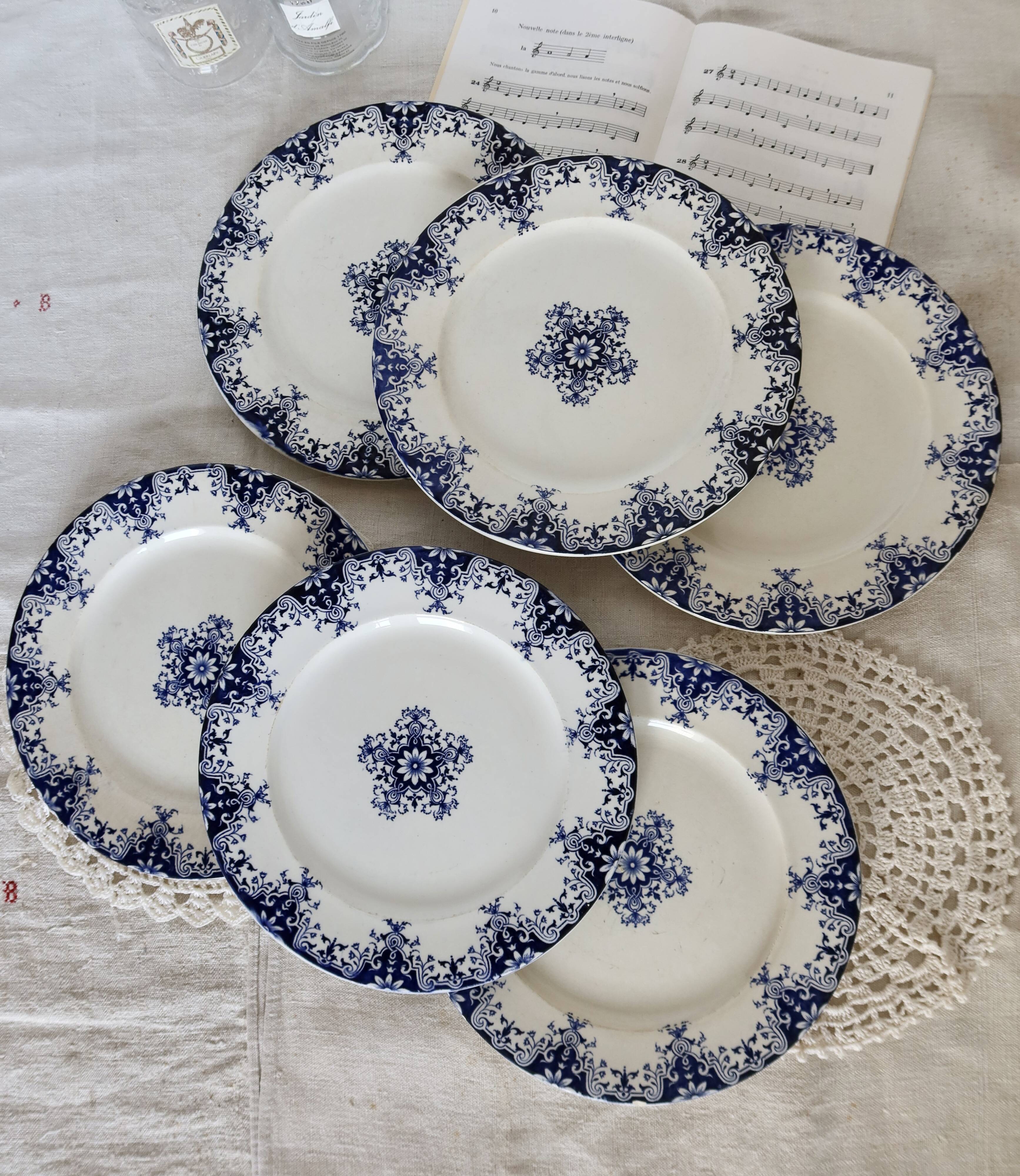 6 antique flat plates, Bordeaux (Jules Vieillard) and Longwy earthenware