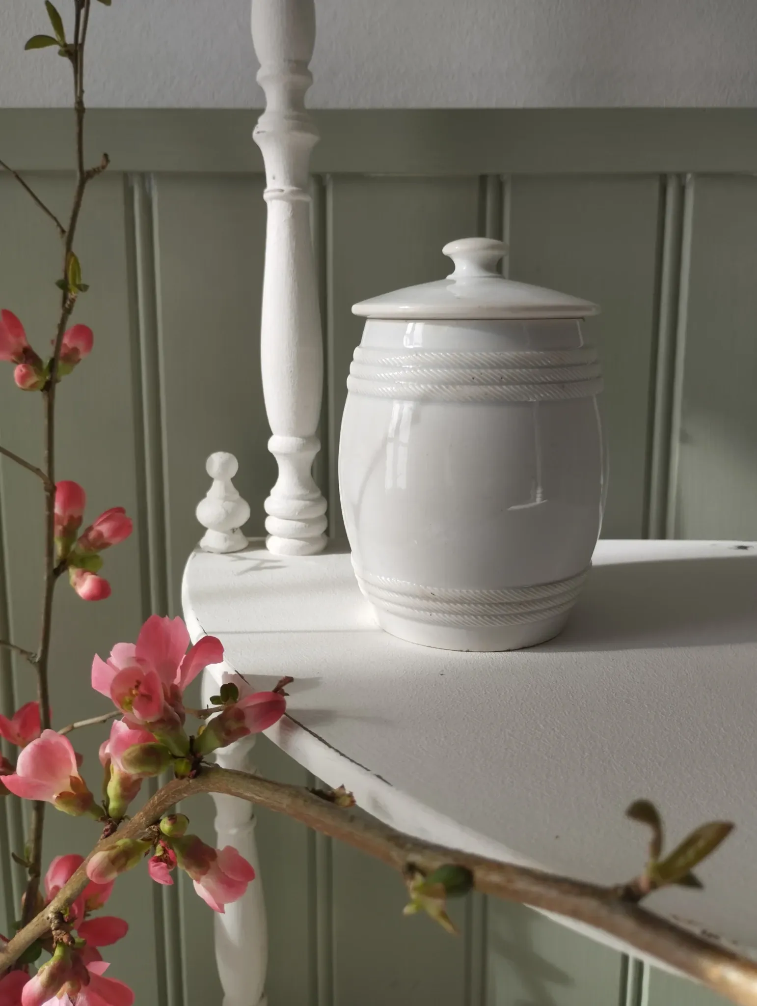 Old covered mustard pot Creil Montereau