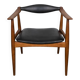 Chaise en chêne et cuir noir, modèle "Yoke" CH-34 par Hans J. Wegner pour Carl Hansen & Søn, Danemark, 1960.