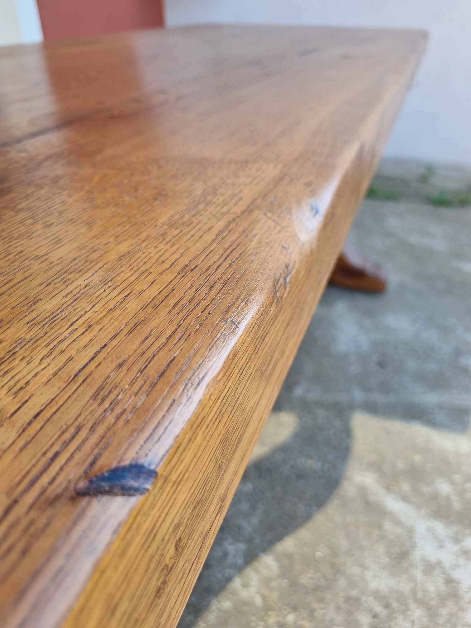 Farm table