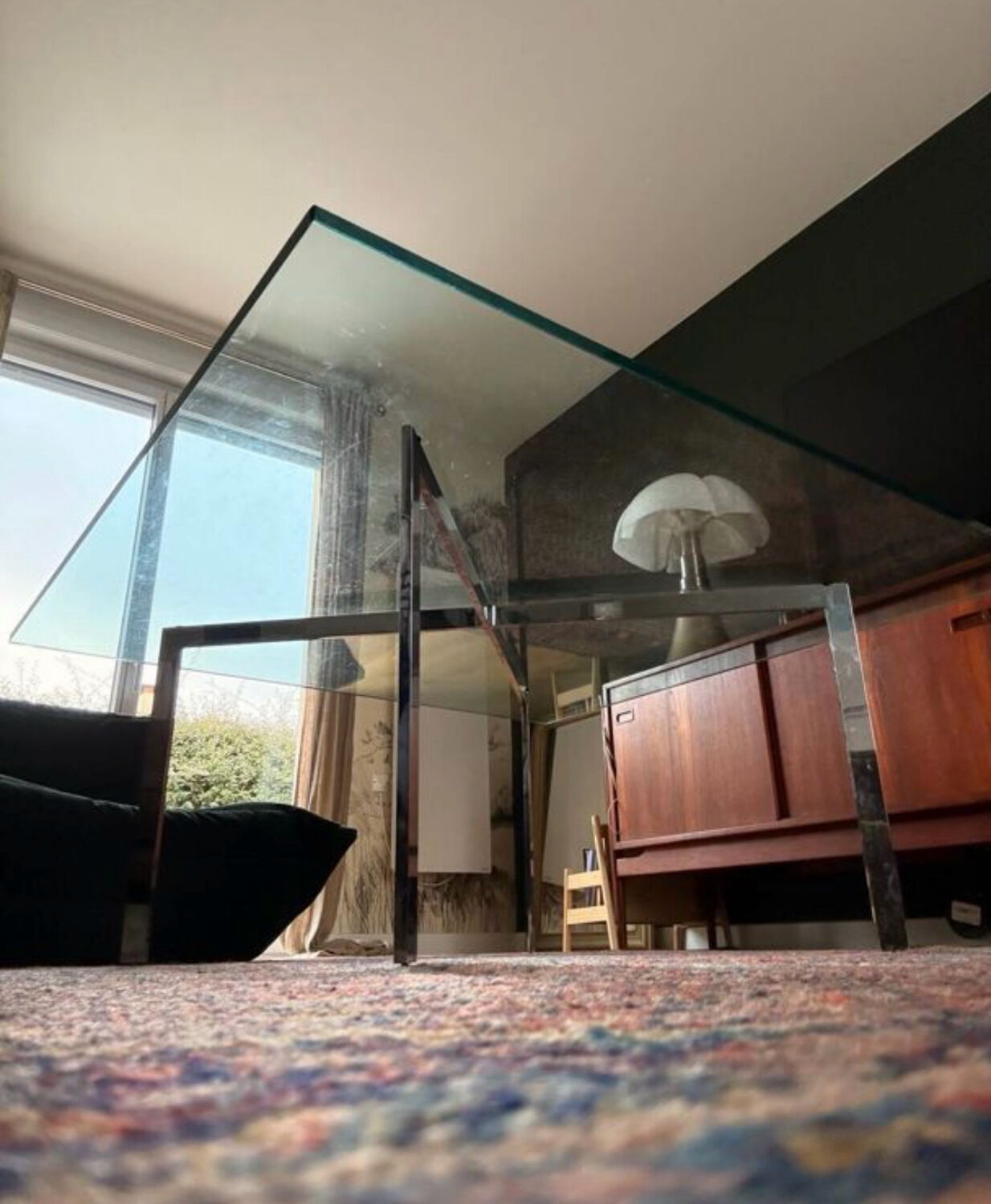 Design coffee table in glass & metal