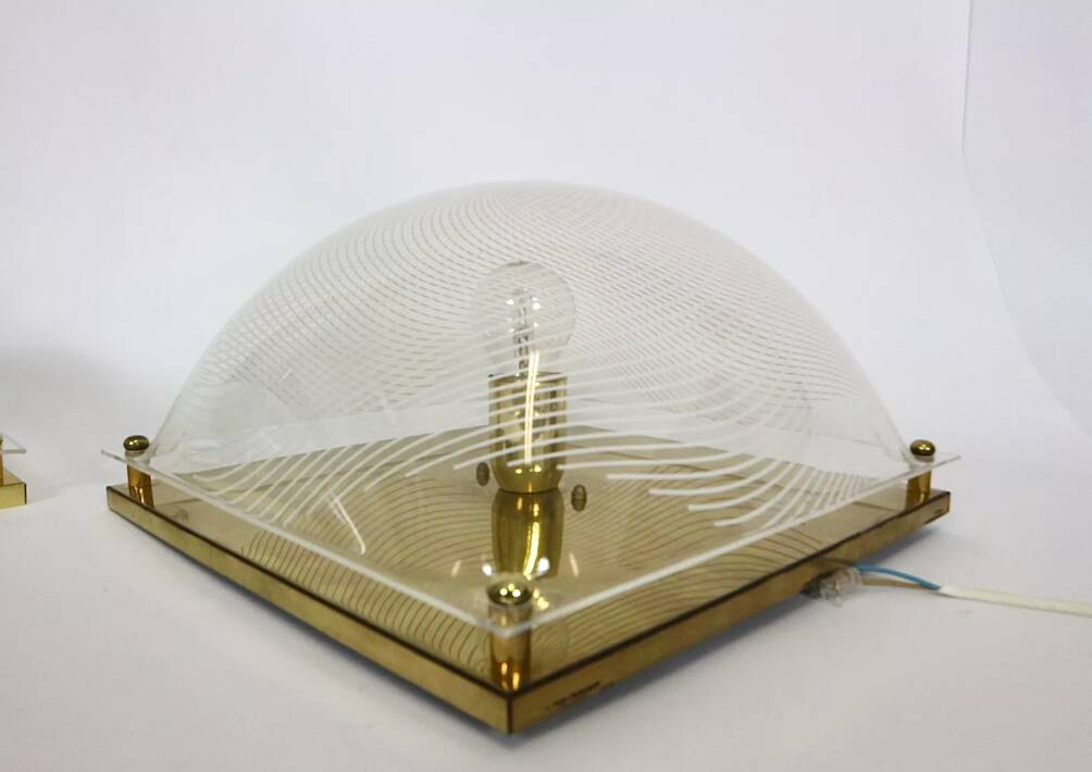 Pair of 80s sconces, white spiral decoration.