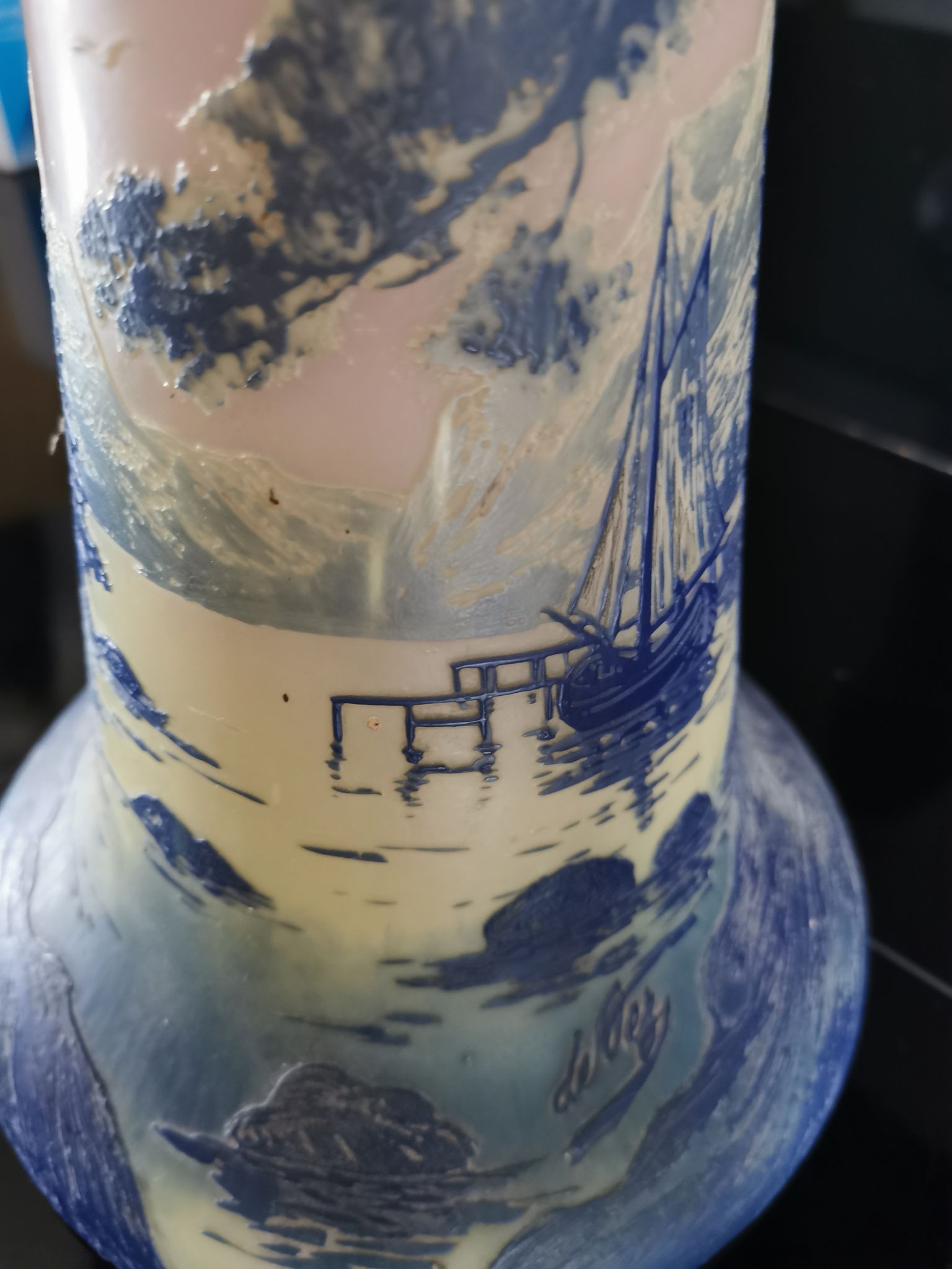 Glass paste vase must