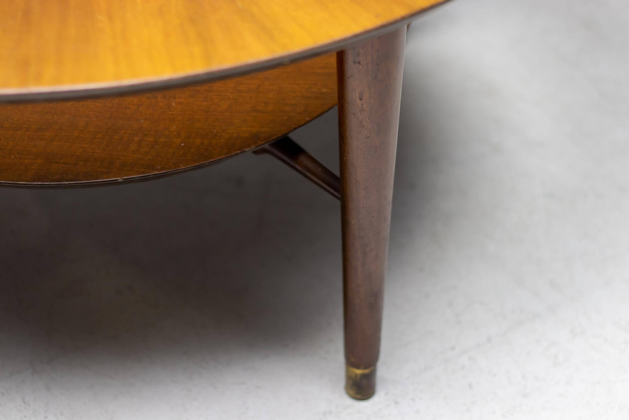 Sculptural coffee table in walnut and glass, Italy, 1950.
