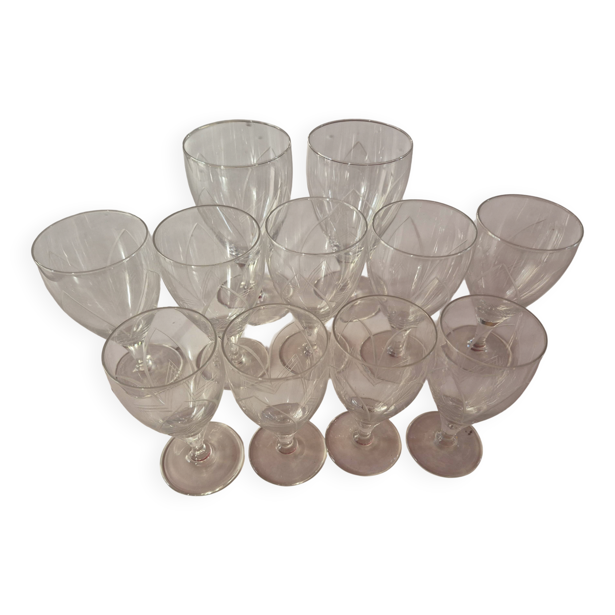 Bel ensemble de 11 verres à pied vintage – Cristal gravé Art Déco – 3 taill