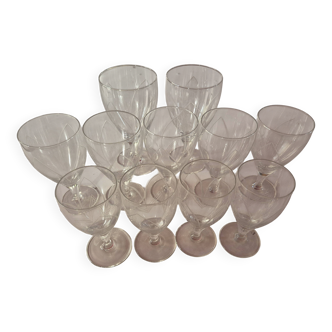 Beautiful set of 11 vintage stemmed glasses – Engraved Art Deco crystal – 3 styles
