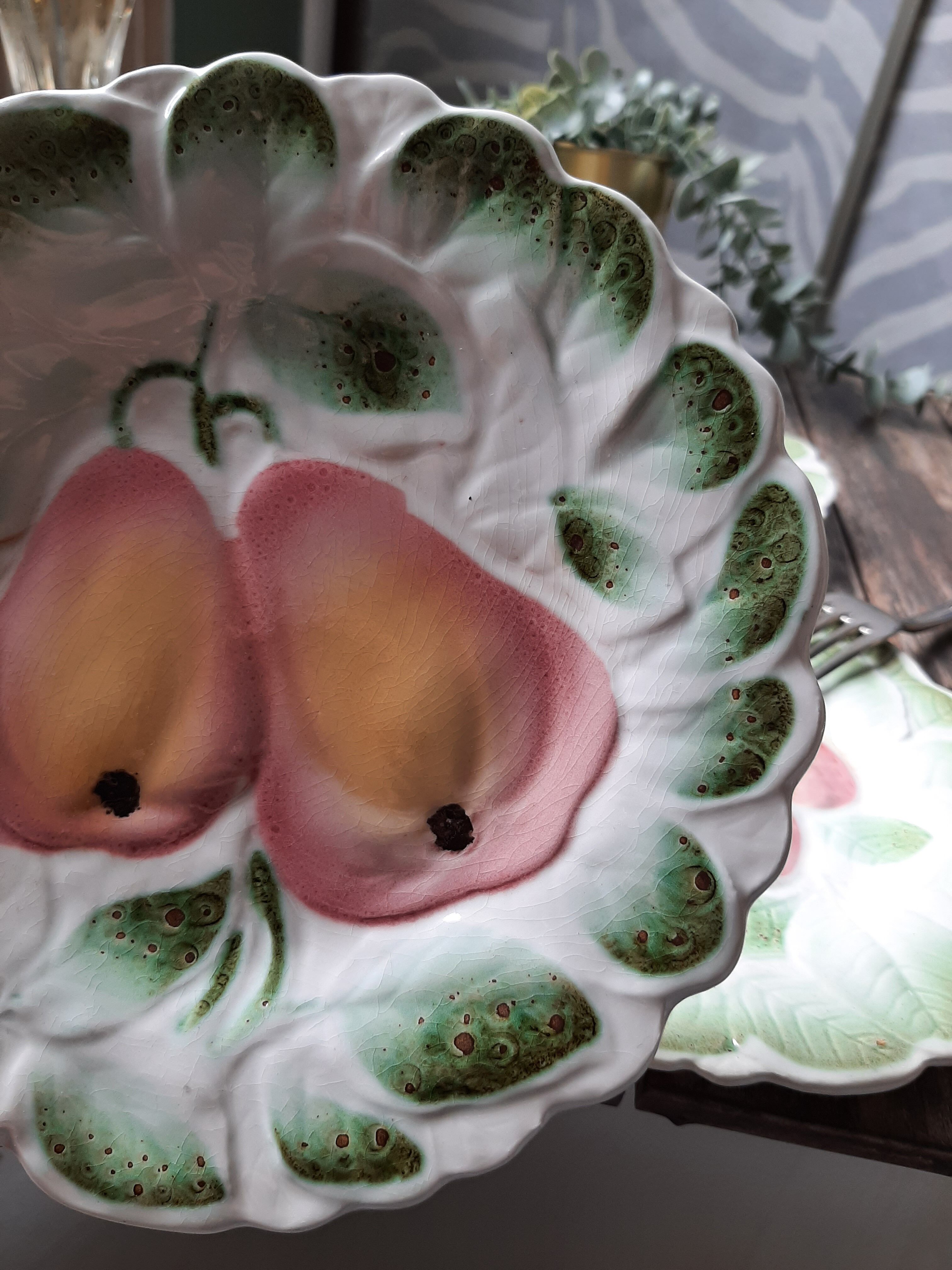 4 slurry dessert plates