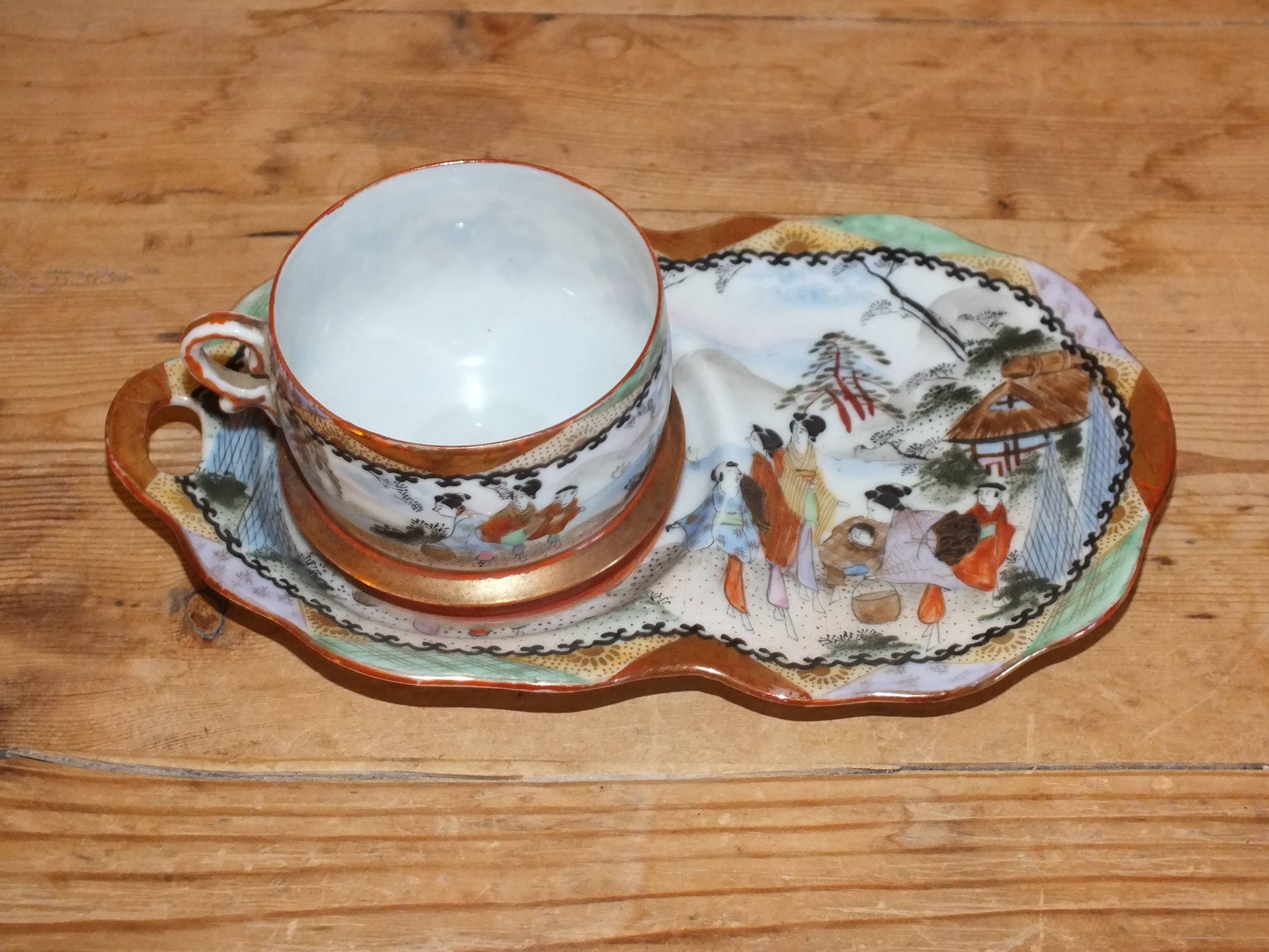 Duo of Japanese porcelain cups