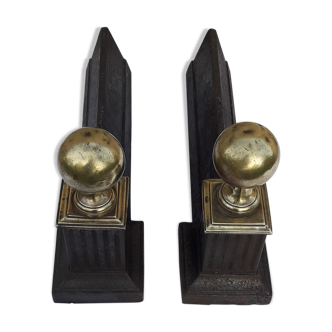 Pair of cast iron channels with 2 brass balls