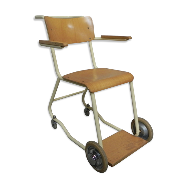 Fauteuil vintage sur roues