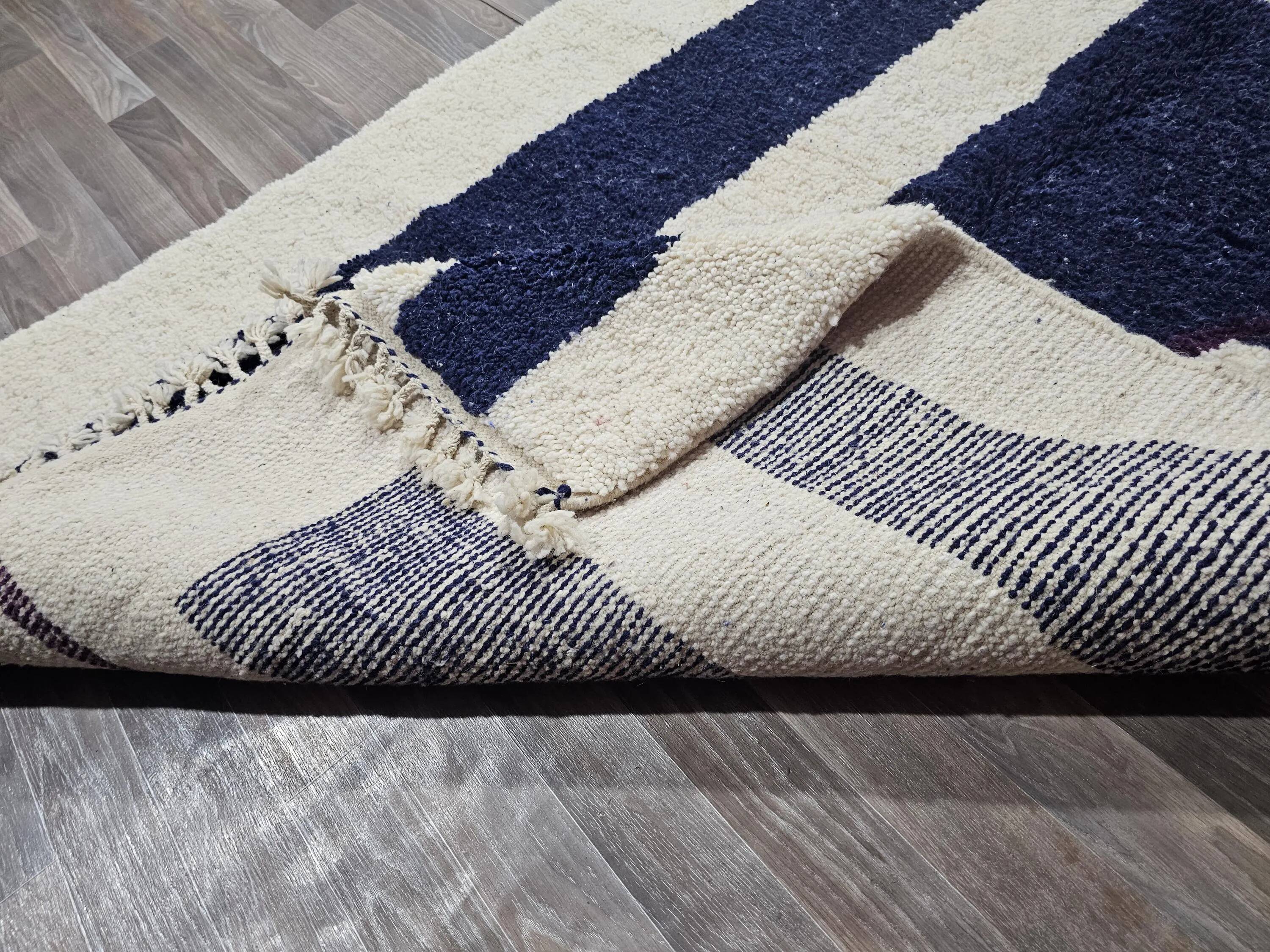 Authentic Moroccan wool rug handwoven, 250x150 cm.