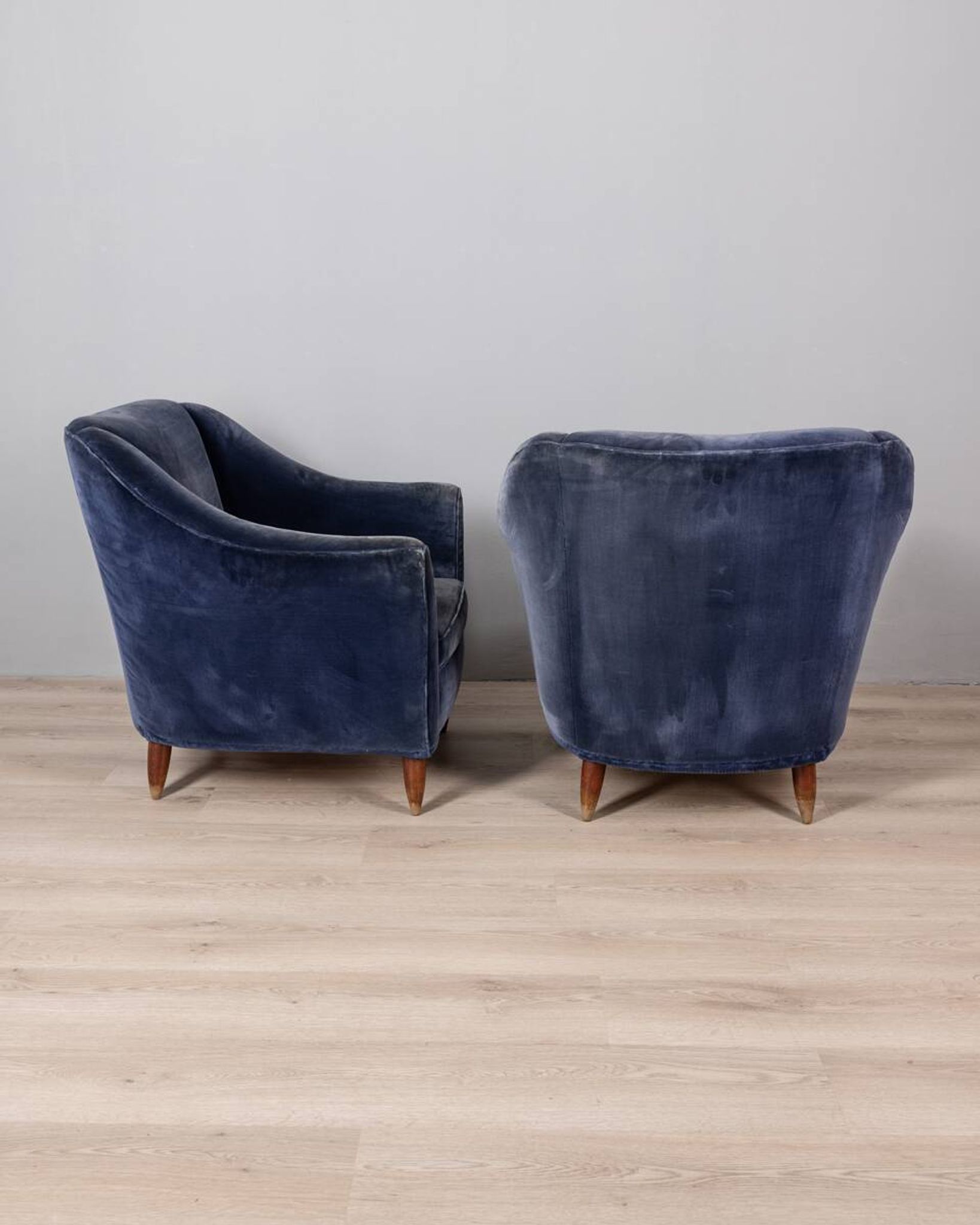 Pair of 1950s design armchairs in blue velvet italian design