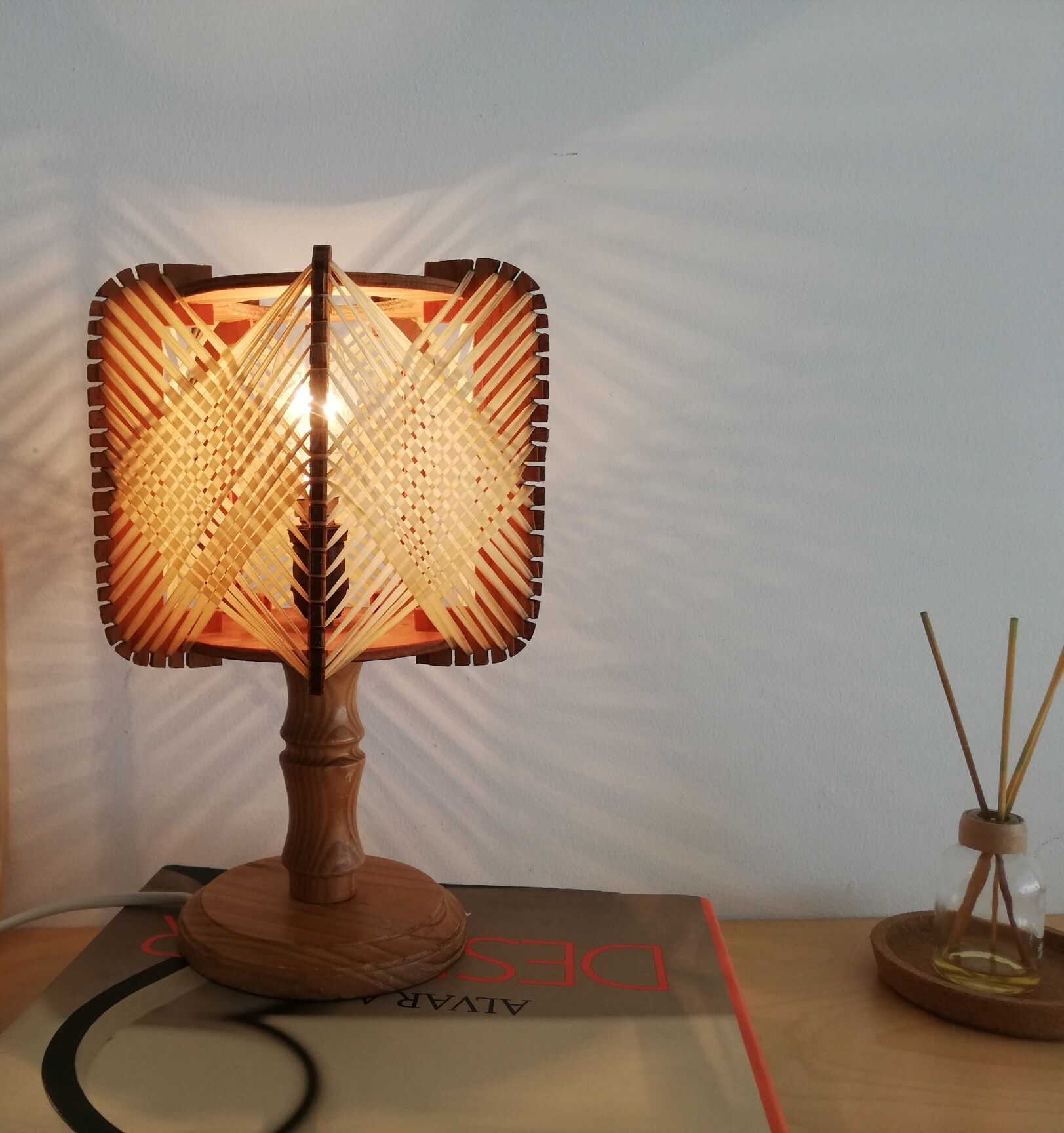 Wood and straw small table lamp 1960