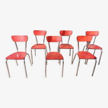 Chaises rouges en formica