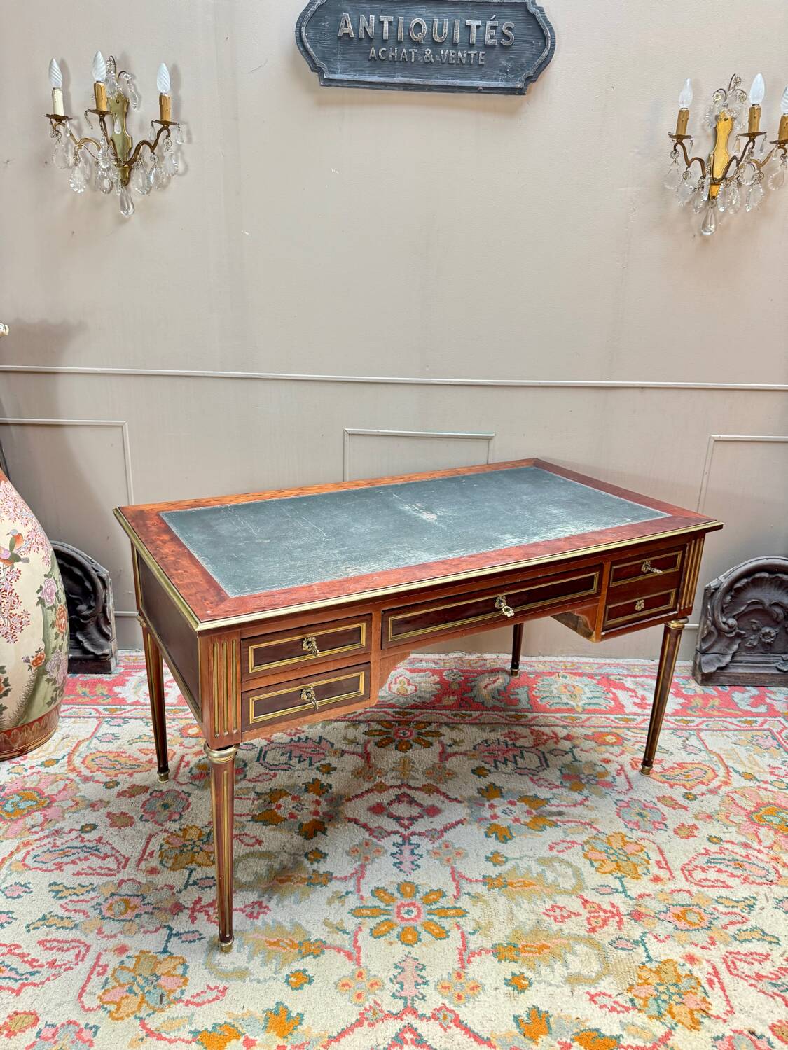 Flat desk in mottled mahogany, Louis XVI style, 19th century
