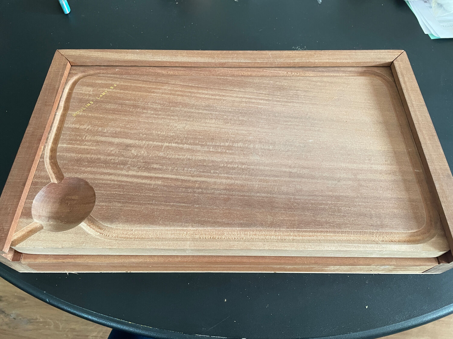 Cutlery box and meat log