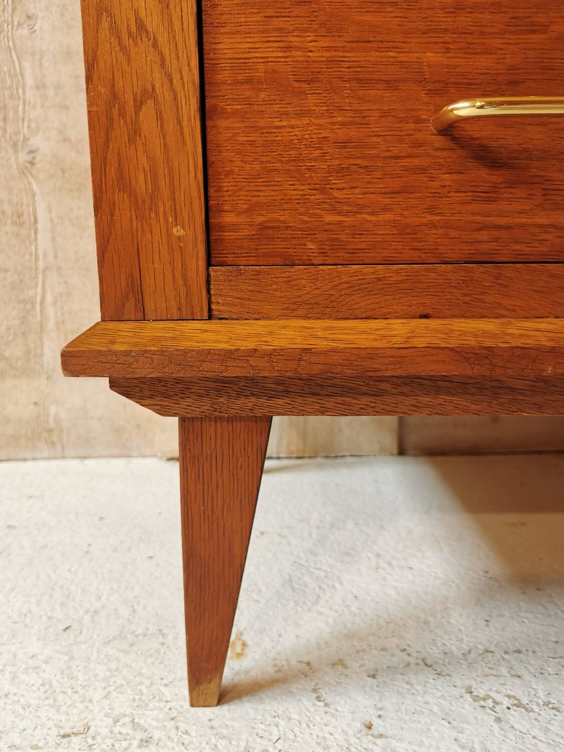 Oak chest of drawers