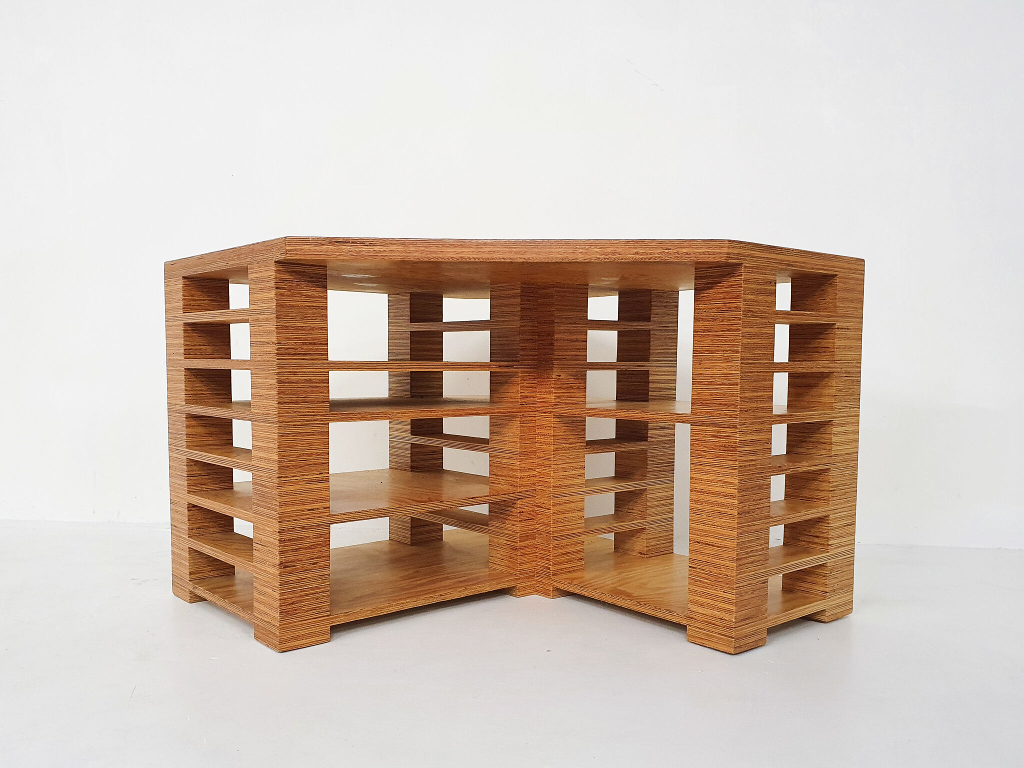 Bureau en contreplaqué de design néerlandais exceptionnel