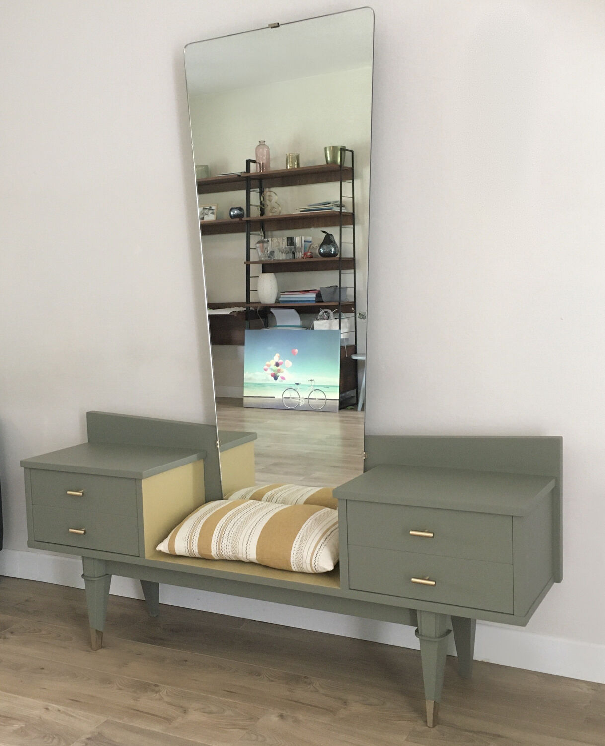 Vintage dressing table