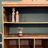 Ancien meuble de métier avec casiers