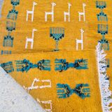 Tapis traditionnel à motifs gazelles fait main en pure laine