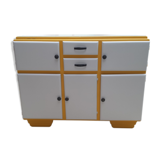 Buffet low yellow and white mado