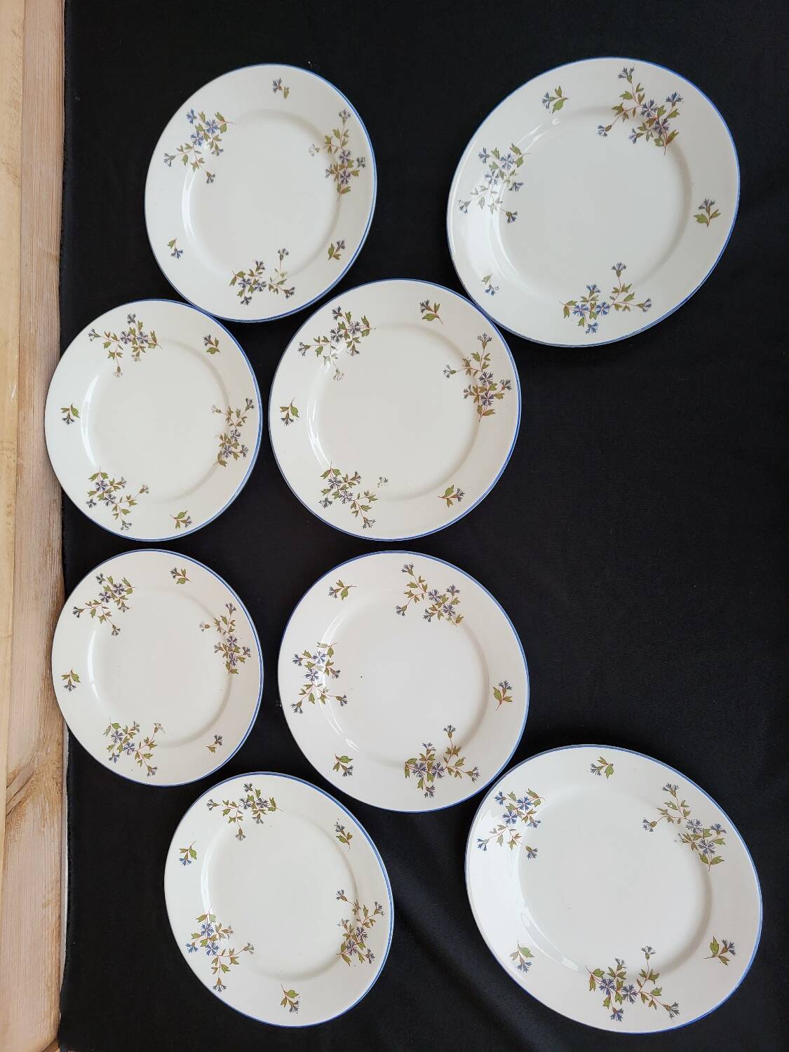 8 MEHUN porcelain dessert plates with barbel decoration