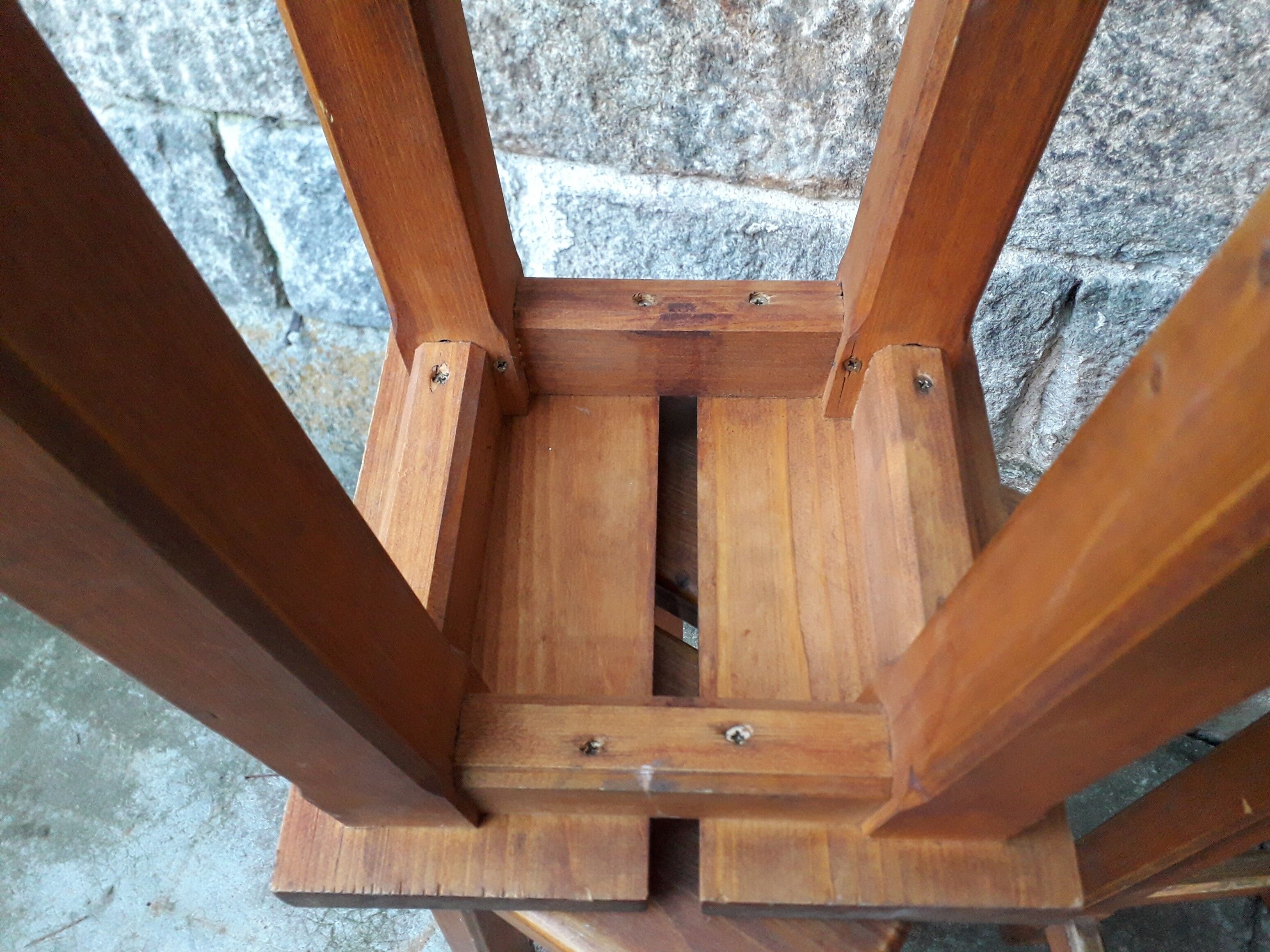 4 pine mountain style stools