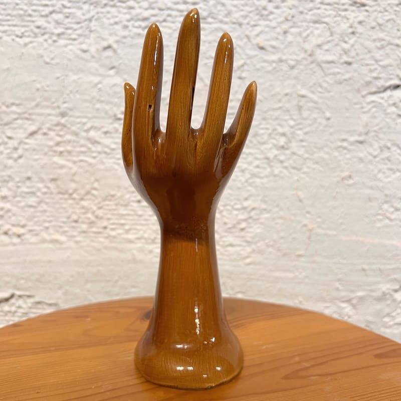 Brown soliflore hand