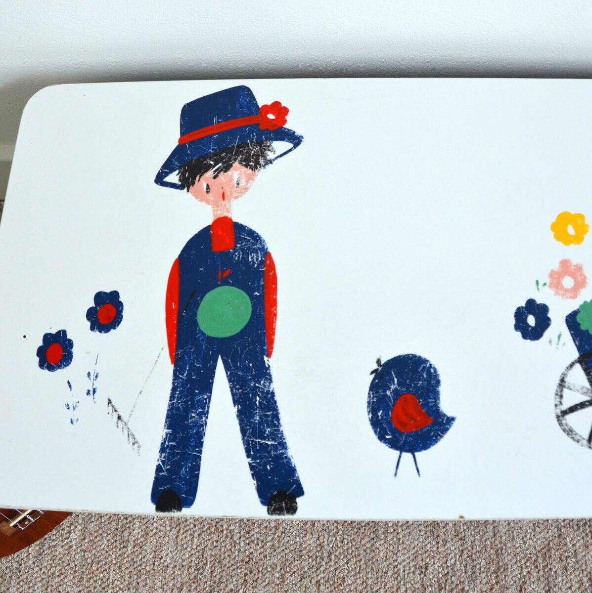 Beautiful wooden toy chest from the 1960s. Nature/gardening decor.