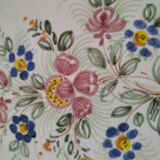 Assiette faïence peinte à la main, bouquet fleuri