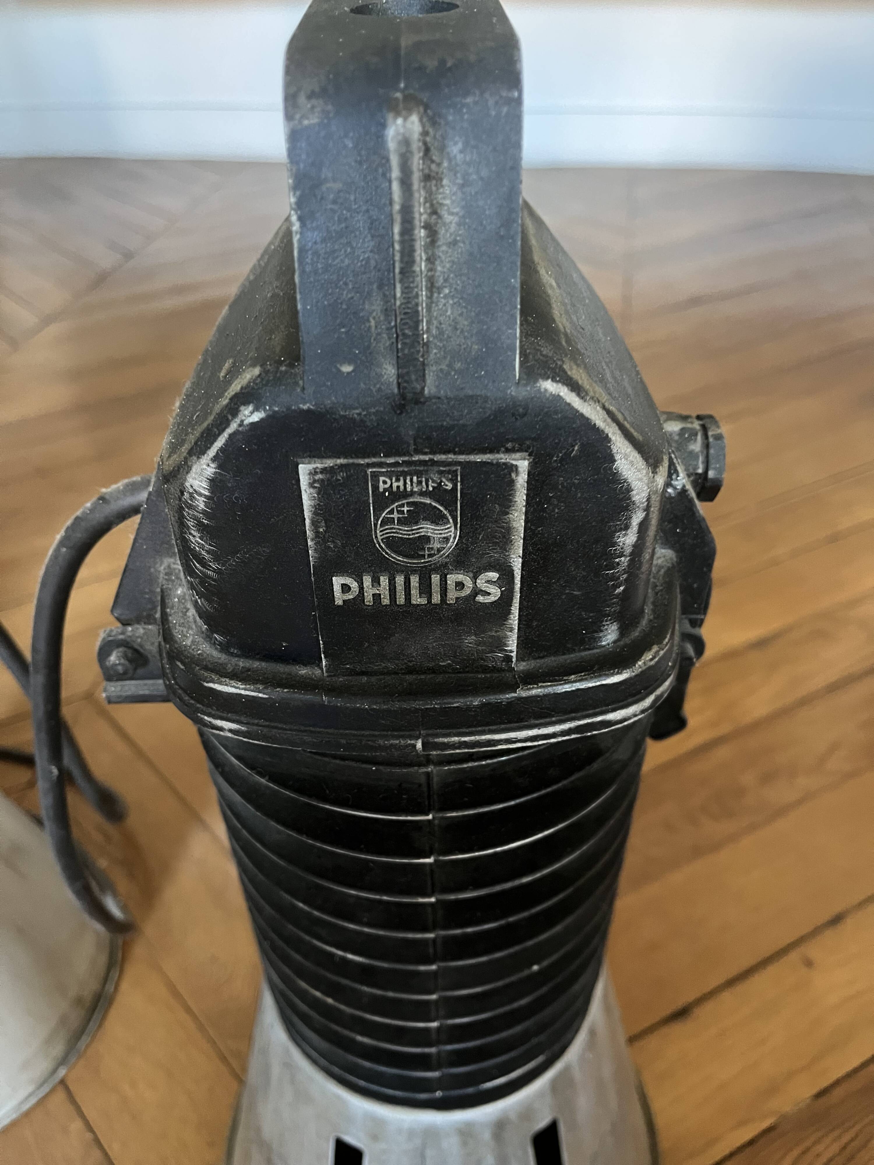 Lot de 3 suspensions industrielles Philips - Cône