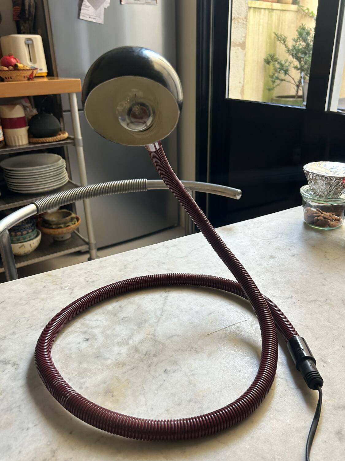 Hebi burgundy snake lamp